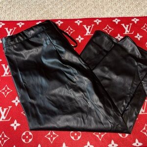 Ladies black pleather skirt